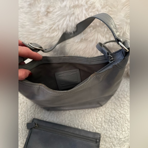 Coach Shoulder Bag Gray Leather with Matching Wallet - Picture 2 of 5